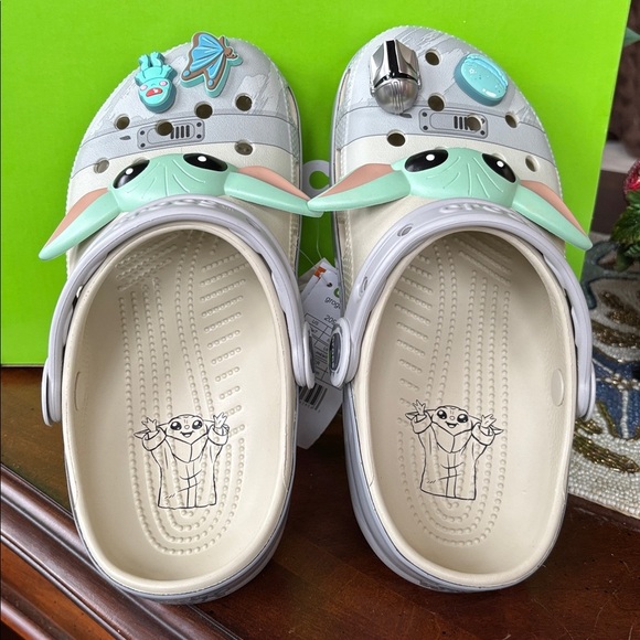 Brand New Crocs Adults' STAR WARS Grogu Classic Clogs Bone Casual Slip On Shoes - Picture 3 of 16